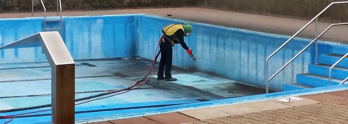 Sanierung Beckenwände - Schwimmbecken & Pool Sandstrahlen - Mobiles Sandtrahlen